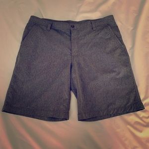 Men’s gray shorts
